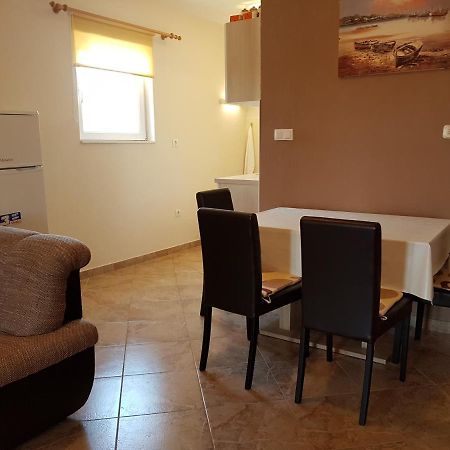Family Friendly Seaside Apartments Kanica, Rogoznica - 12895 Esterno foto