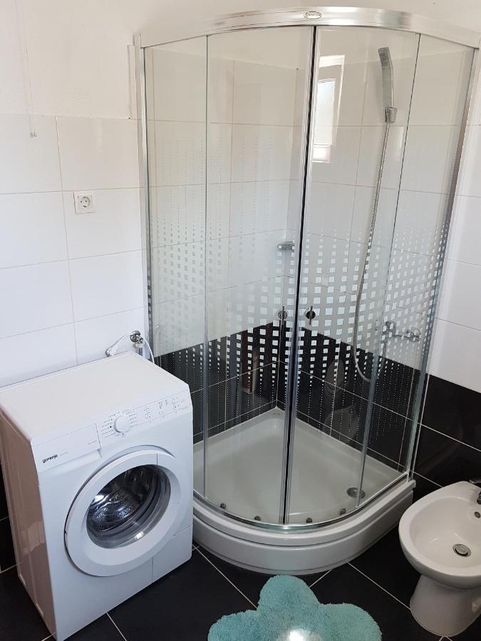 Family Friendly Seaside Apartments Kanica, Rogoznica - 12895 Esterno foto