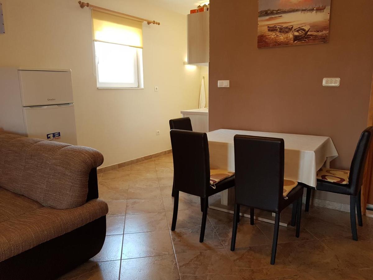Family Friendly Seaside Apartments Kanica, Rogoznica - 12895 Esterno foto
